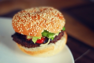 1338943_hamburger.jpg