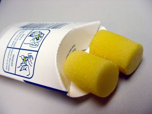 earplugs-381261-m.jpg